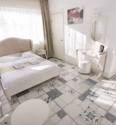 Deluxe Cadde 1.Kat Oda