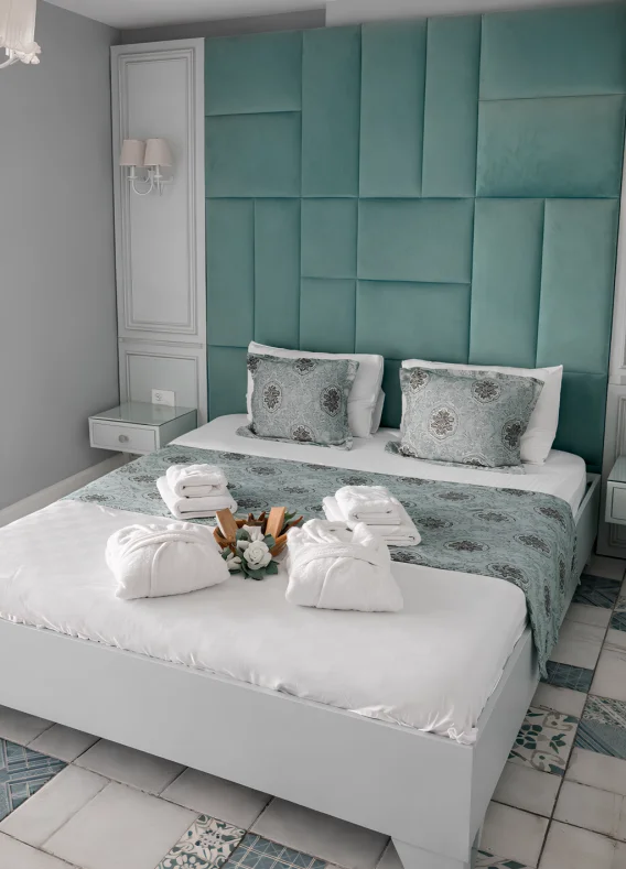 deniz manzaralı teraslı oda